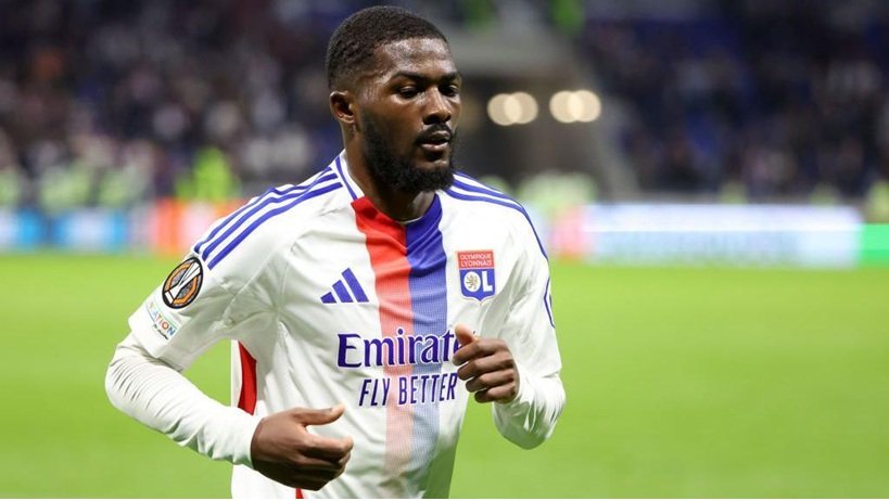 Everton interested in Ainsley Maitland-Niles